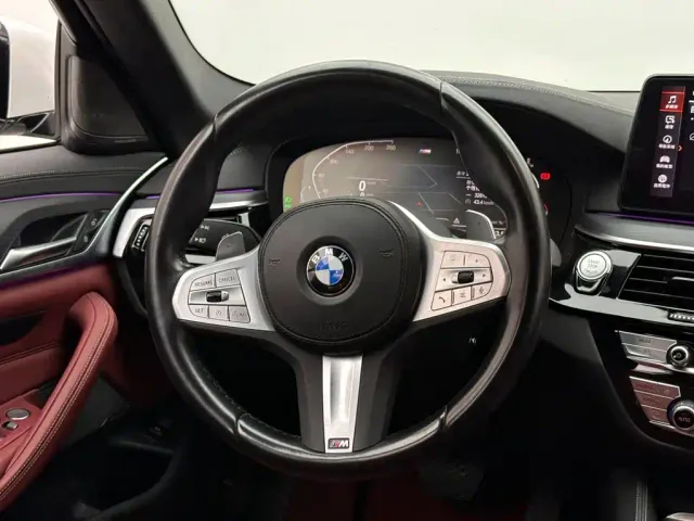 BMW 5 Series — Фото автомобиля 12