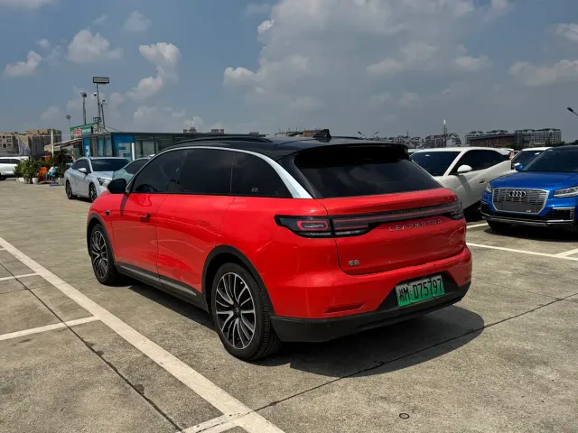 Leapmotor C11 — Фото автомобиля 7