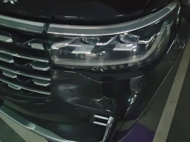 Ford Explorer — Фото автомобиля 5