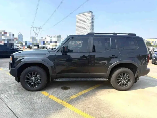 Toyota Prado — Фото автомобиля 3