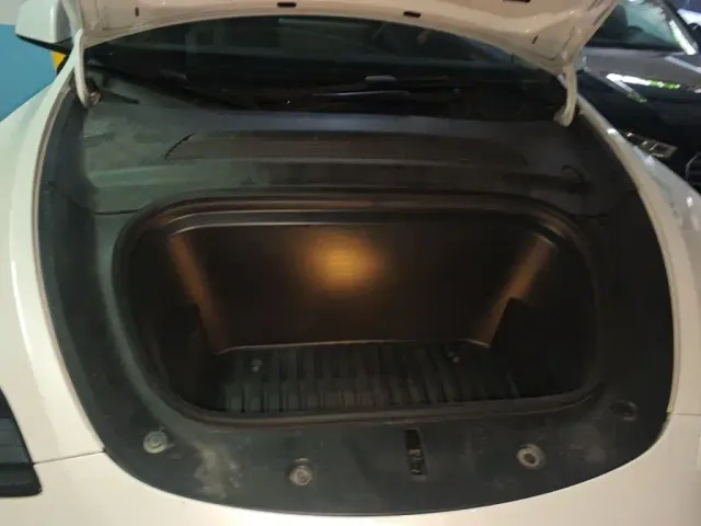 Tesla Model Y — Фото автомобиля 10