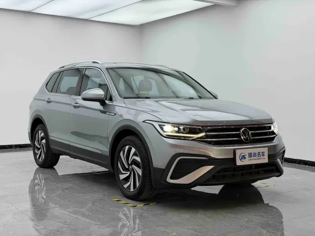 Volkswagen Tiguan L — Фото автомобиля 4
