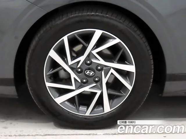 Hyundai Grandeur GN7 — Фото автомобиля 5