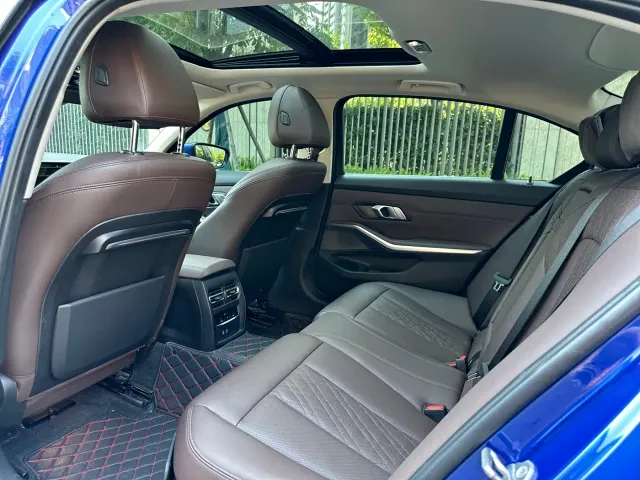 BMW 3 Series — Фото автомобиля 16