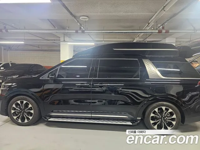 Kia Carnival Generation 4 — Фото автомобиля 4
