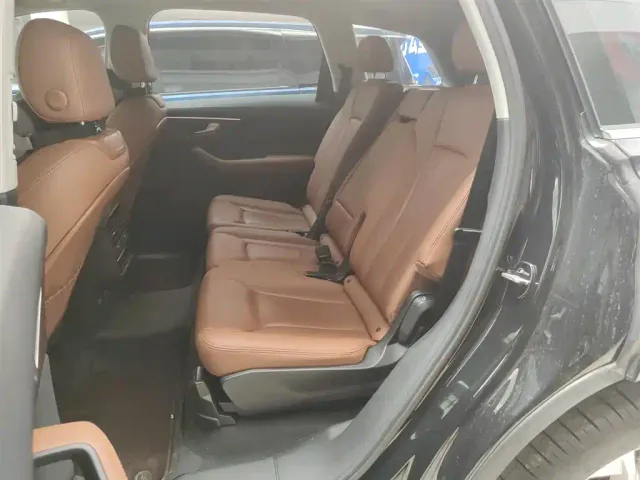 Audi Q7 — Фото автомобиля 12