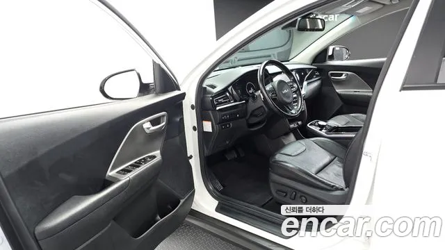 Kia Niro — Фото автомобиля 10