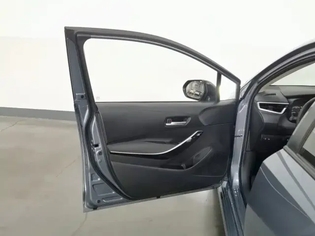 Toyota Corolla 2021 Hybrid 1.8L E-CVT Pioneer Edition — Фото автомобиля 8