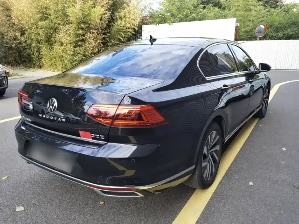 Volkswagen Magotan GTE Plug-in Hybrid 2022 GTE Luxury — Фото автомобиля 6
