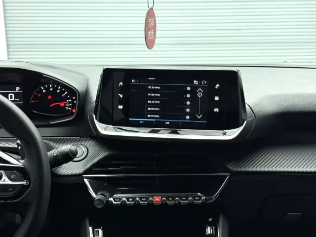 Peugeot 2008 — Фото автомобиля 7