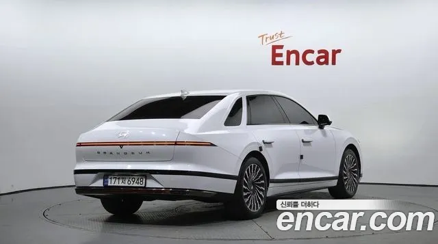 Hyundai Grandeur GN7 — Фото автомобиля 2
