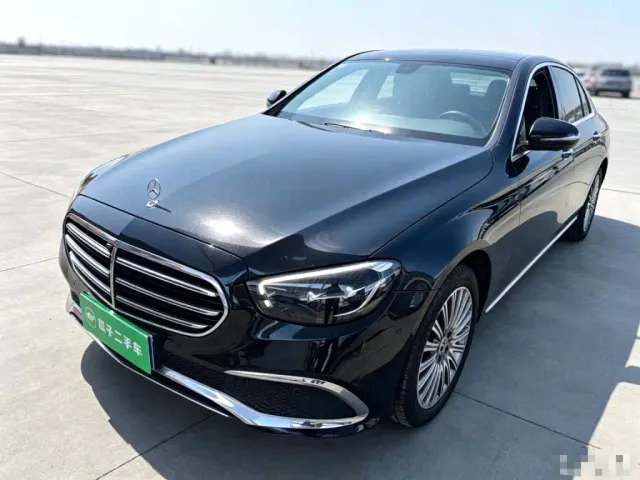 Фотография автомобиля — Mercedes-Benz E-Class