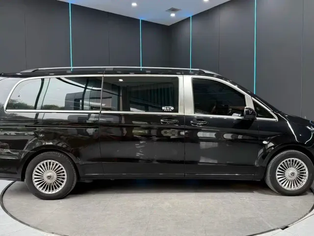 Mercedes-Benz Vito 2021 2.0T Elite 7-Seater — Фото автомобиля 4