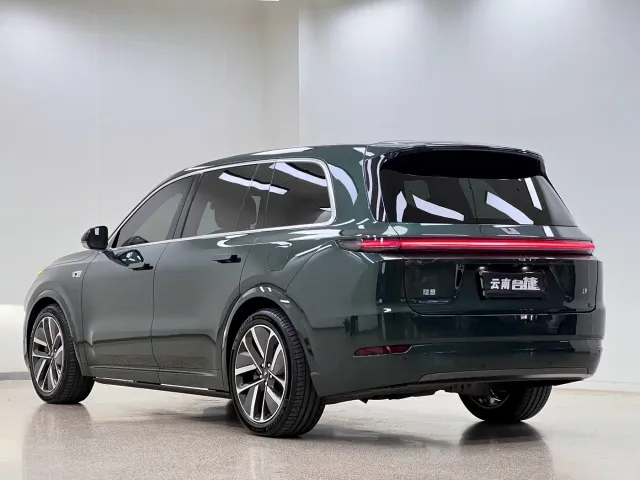 Li Auto L9 — Фото автомобиля 5