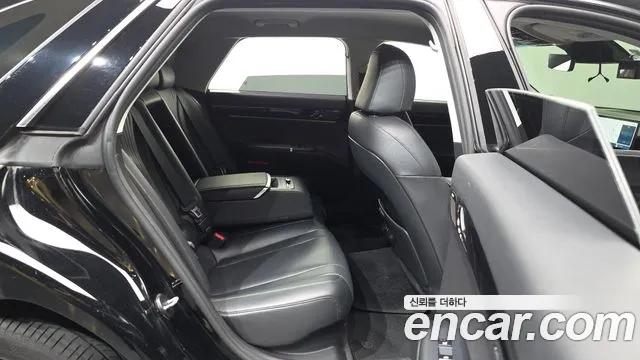 Hyundai Grandeur GN7 — Фото автомобиля 18