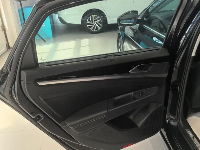 Volkswagen Passat — Фото автомобиля 8