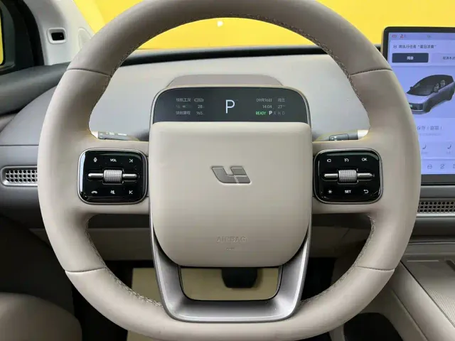 Li Auto i8 — Фото автомобиля 14
