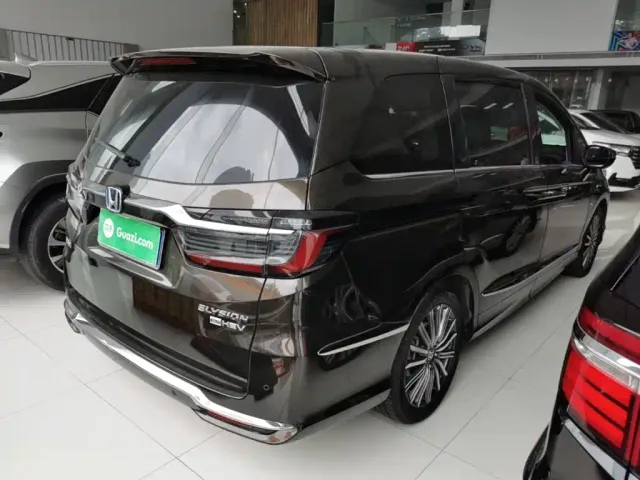 Honda Elysion — Фото автомобиля 6
