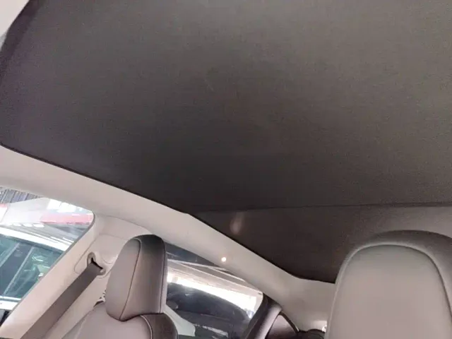 Tesla Model Y — Фото автомобиля 17