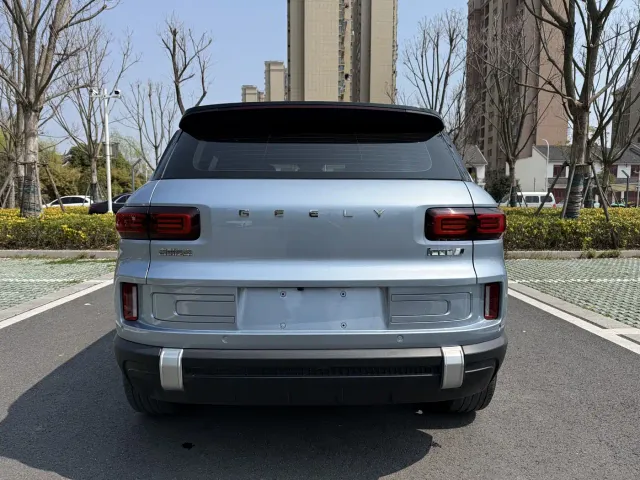 Geely ICON — Фото автомобиля 6
