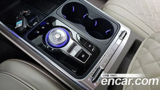 Kia Carnival Generation 4 — Фото автомобиля 9
