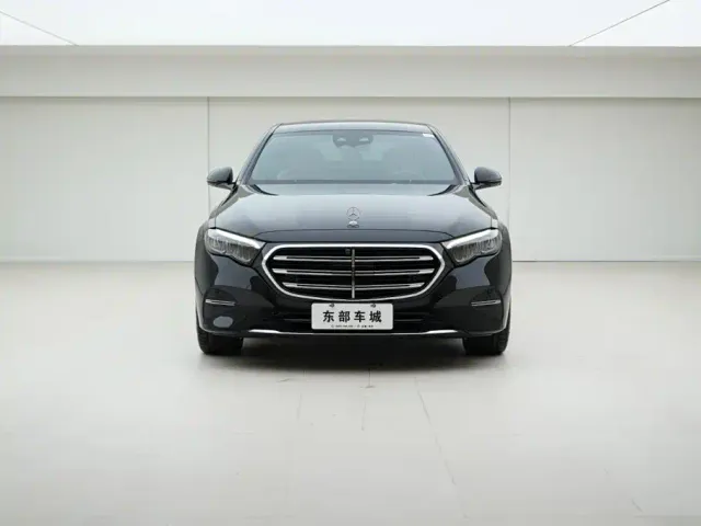 Mercedes-Benz E-Class — Фото автомобиля 2