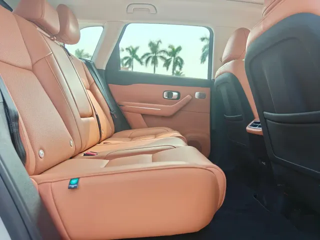 Leapmotor C10 — Фото автомобиля 12
