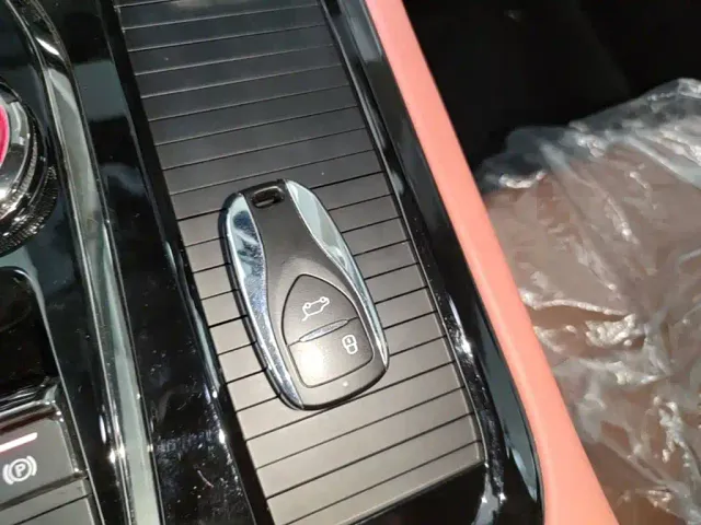 Skyworth Auto HT-i — Фото автомобиля 16