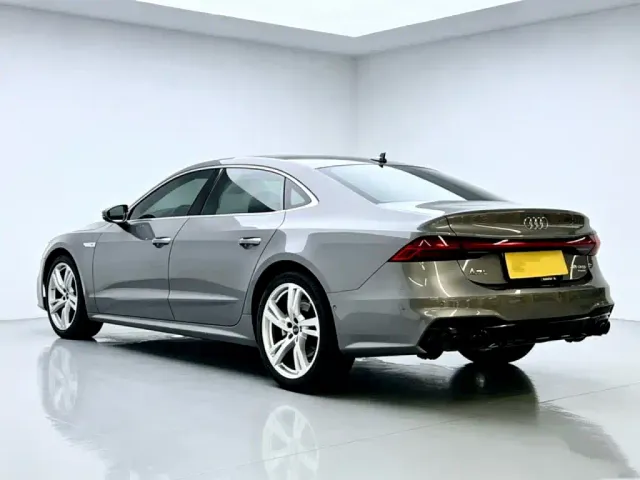 Audi A7L — Фото автомобиля 4