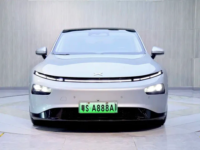 Xpeng P7 — Фото автомобиля 5