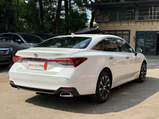 Toyota Avalon — Фото автомобиля 5