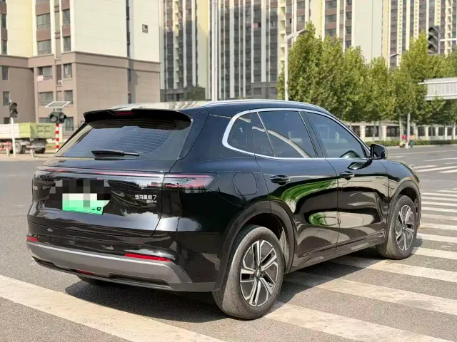 Geely Galaxy Starship 7 EM-i — Фото автомобиля 8