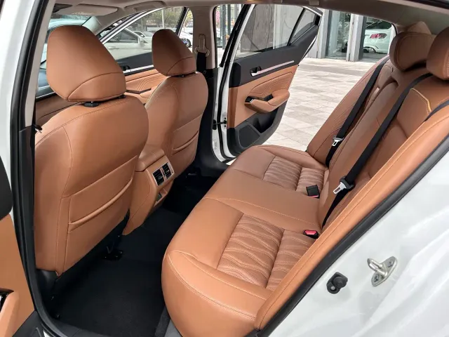 Nissan Teana — Фото автомобиля 13