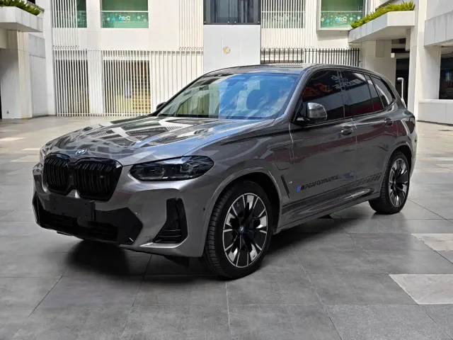 Фотография автомобиля — BMW iX3