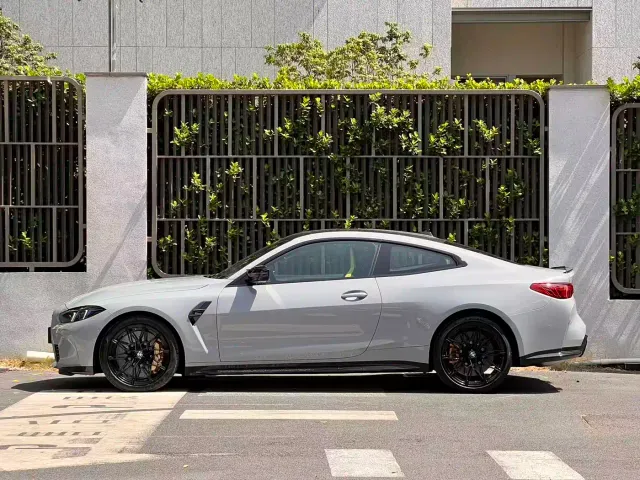 BMW M4 — Фото автомобиля 3