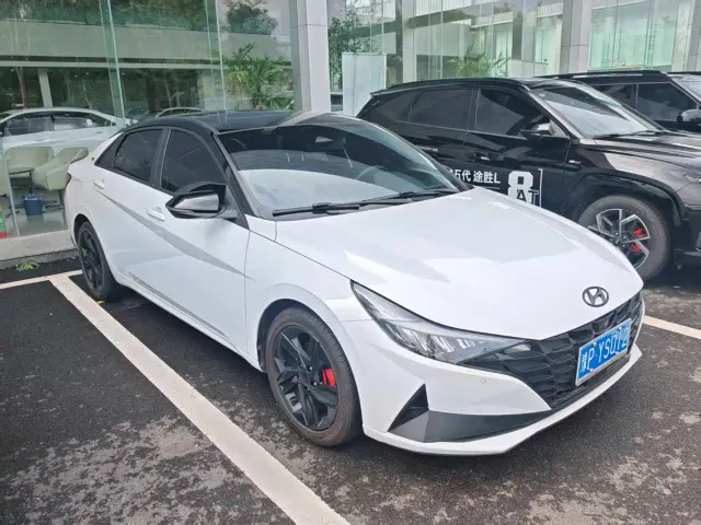 Hyundai Elantra — Фото автомобиля 2