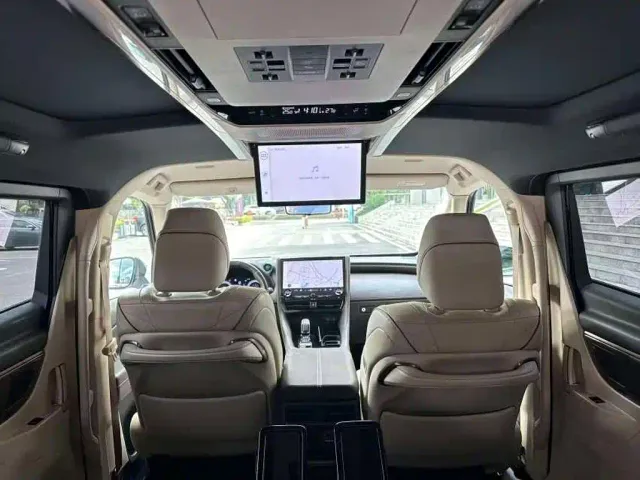 Toyota Alphard — Фото автомобиля 7