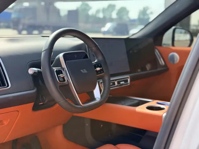 Li Auto L7 — Фото автомобиля 7