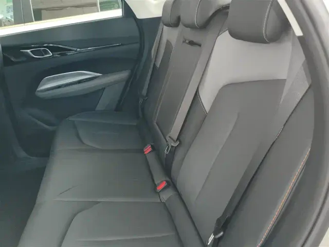 Changan Z6 — Фото автомобиля 16