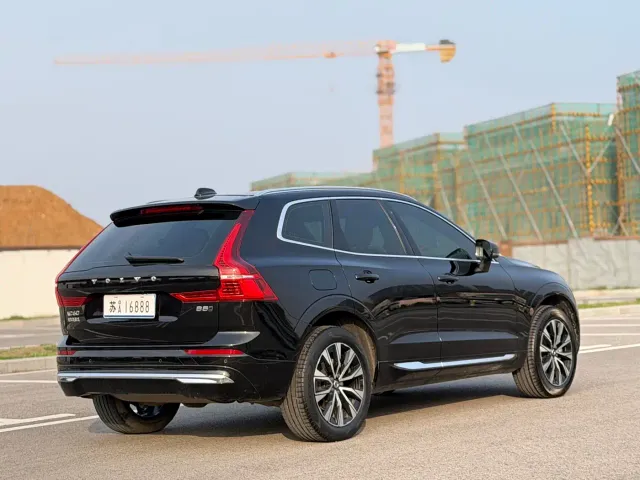 Volvo XC60 — Фото автомобиля 6