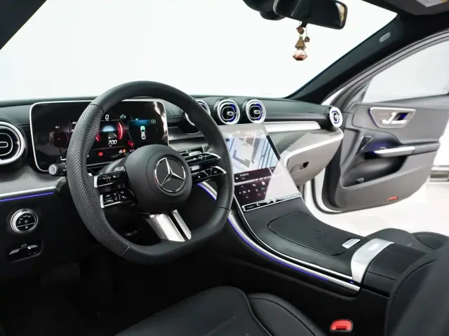 Mercedes-Benz C-Class — Фото автомобиля 24