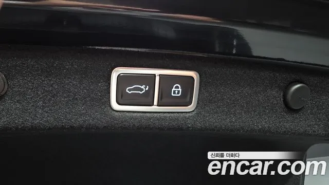Hyundai Grandeur Grandeur (GN7) 2.5 Бензин 2WD — Фото автомобиля 16