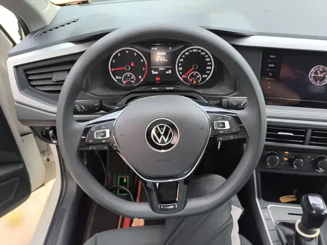 Volkswagen Polo — Фото автомобиля 10