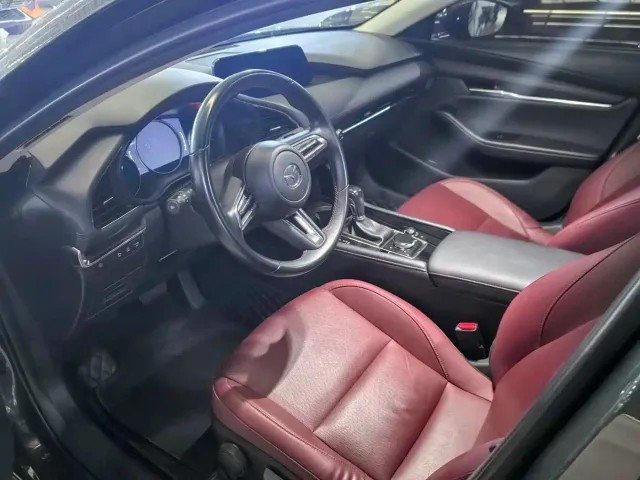 Mazda Axela — Фото автомобиля 4