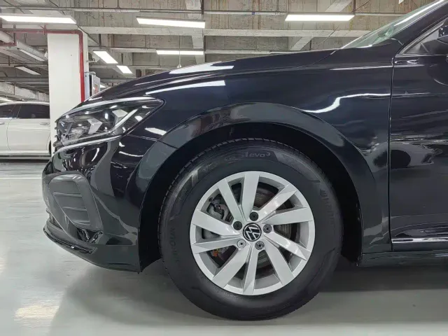 Volkswagen Passat — Фото автомобиля 14