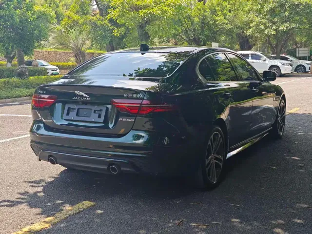 Jaguar XEL — Фото автомобиля 9