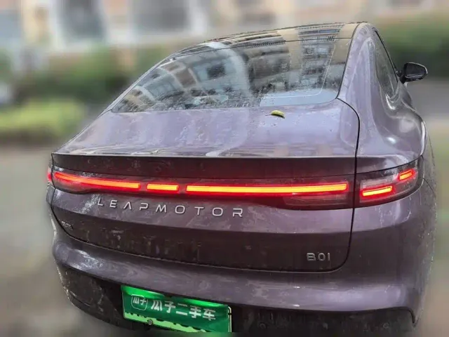 Leapmotor B01 — Фото автомобиля 5