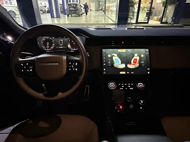 Land Rover Range Rover Sport — Фото автомобиля 13