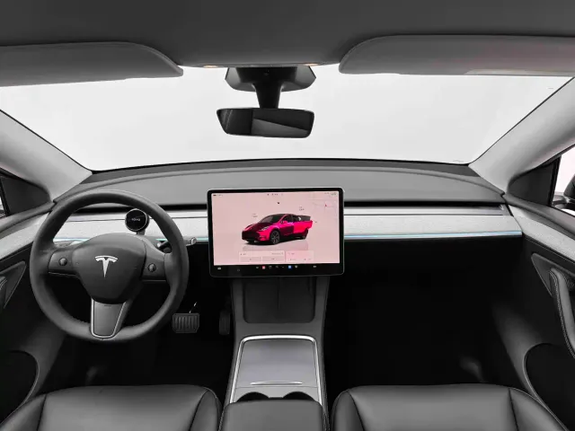 Tesla Model Y — Фото автомобиля 6