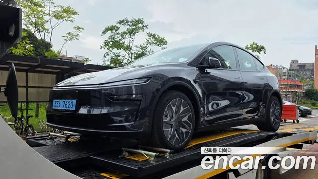 Tesla Model Y — Фото автомобиля 5